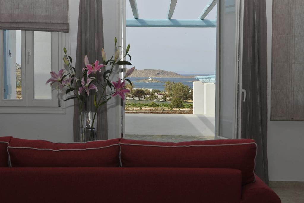 Blue Mare Villas Páros Habitación foto